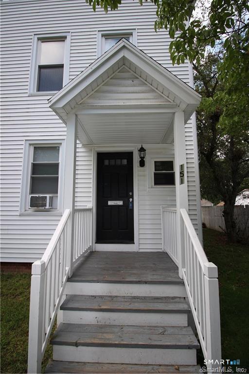 Building Photo - 151 Quaker Ln S