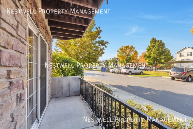 Foto del edificio - 1419 W Rutherford Ave