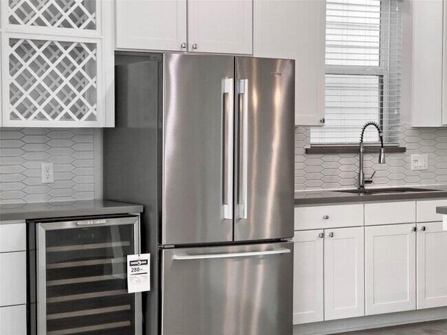 Foto del edificio - 1602 Westside Gardens Ln