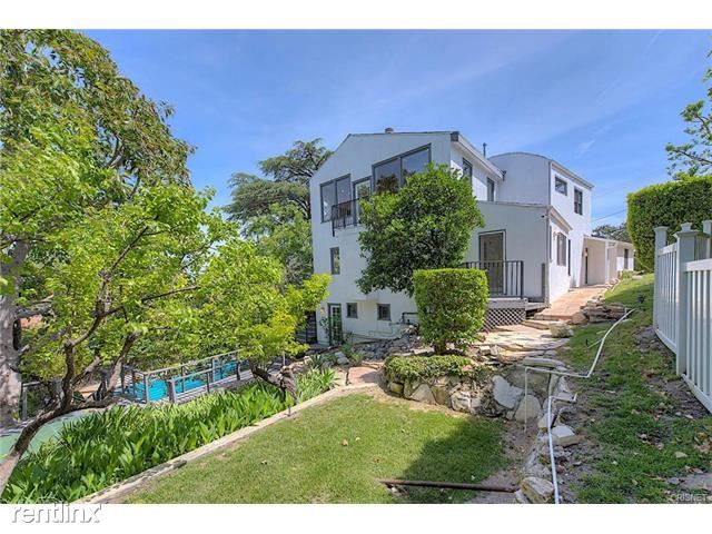 Building Photo - 16760 Oak View Dr