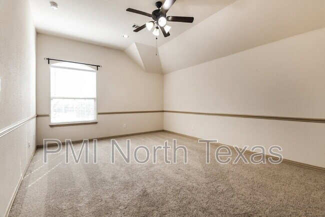 Foto del edificio - 3370 Whitney Dr