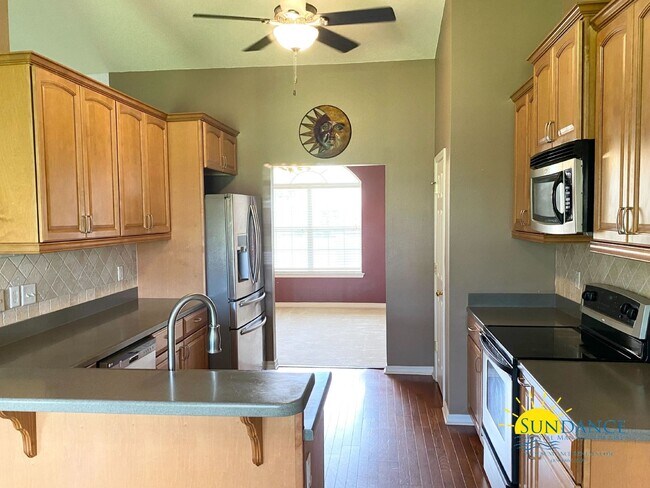 Foto del edificio - Stunning 4 Bedroom Home in Navarre