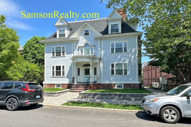 Building Photo - 293 Governor St