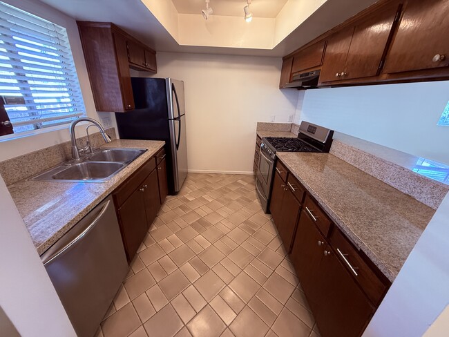 Building Photo - 1108 Hingham Ln