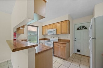 Building Photo - 19907 Lions Gate Dr