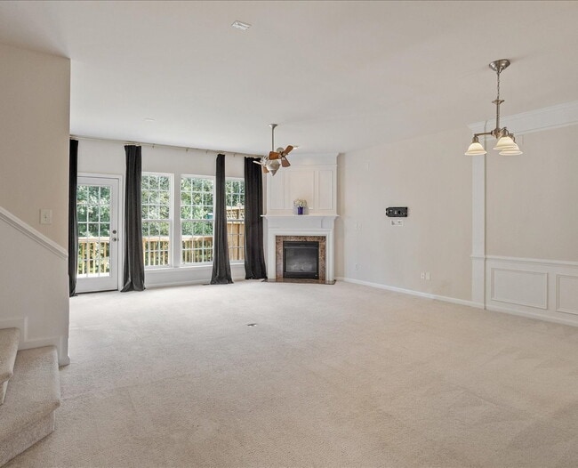 Building Photo - Gorgeous Townhome in Great Raleigh Location!