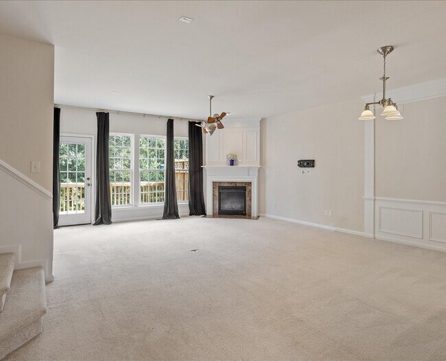 Foto del edificio - Gorgeous Townhome in Great Raleigh Location!