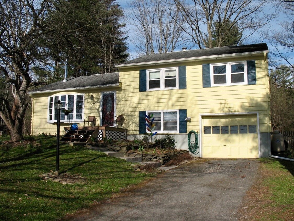 569 Ellis Hollow Creek Rd, Ithaca, NY 14850 House for Rent in Ithaca