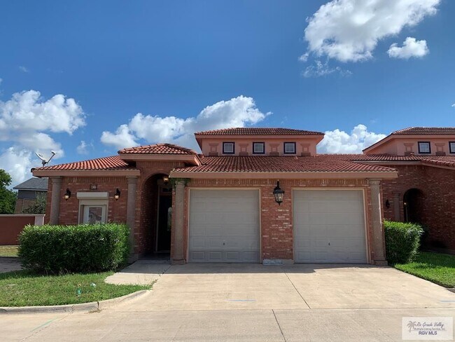 Foto del edificio - 2200 Laredo Rd