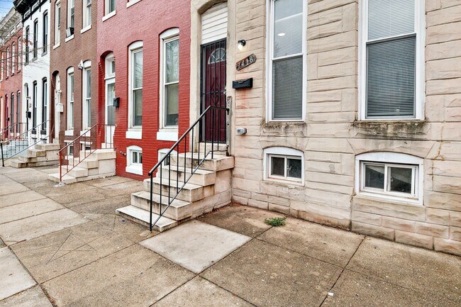Building Photo - 1418 N Eden St