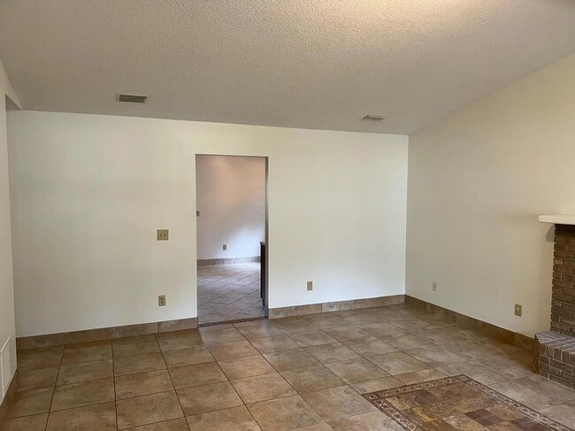 Foto del edificio - 12977 Beaubien Rd