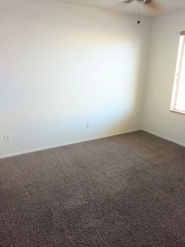 Foto del edificio - 3 Bed, 2 Bath in Rancho El Mirage