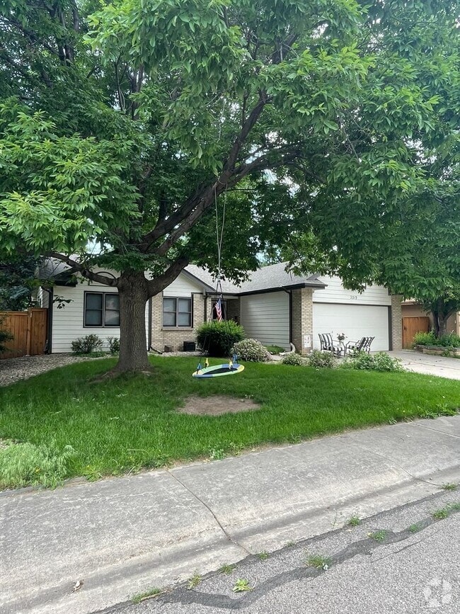 Building Photo - 2213 Coventry Ct