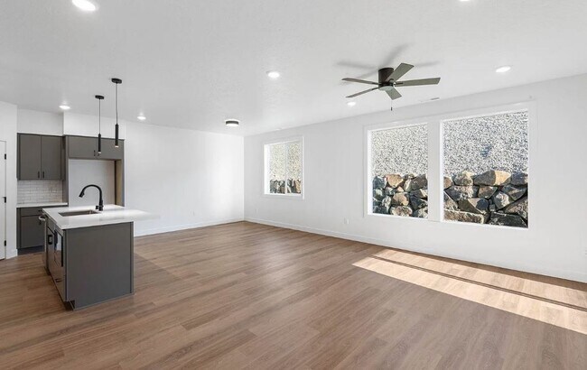 Foto del edificio - 6646 W 24th Ave