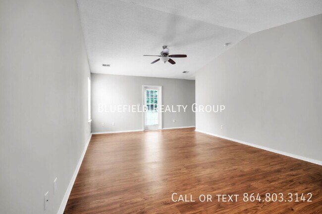 Foto del edificio - 111 White Willow Ct