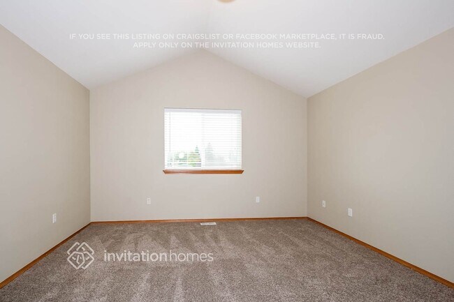 Building Photo - 1411 7th Ave SE