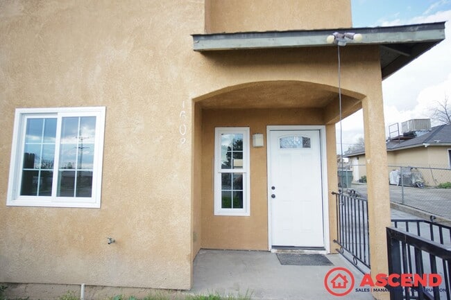 Building Photo - 1608 Lincoln St