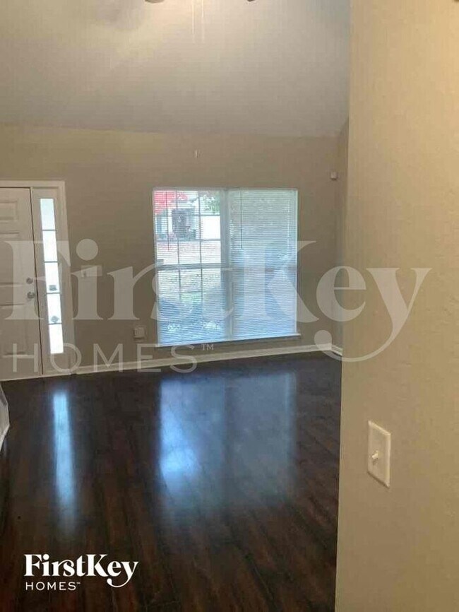 Foto del edificio - 4644 Raven Wood Loop