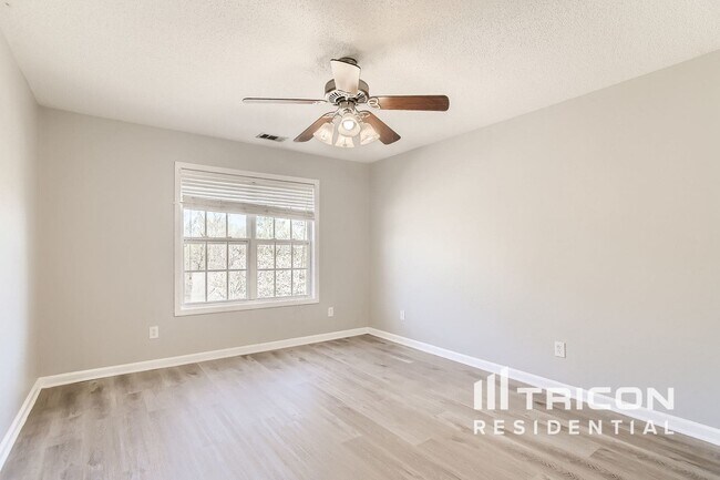 Building Photo - 307 Mandy Rose Trce
