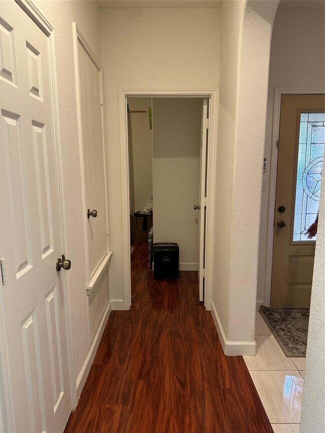 Building Photo - 14209 Naruna Way