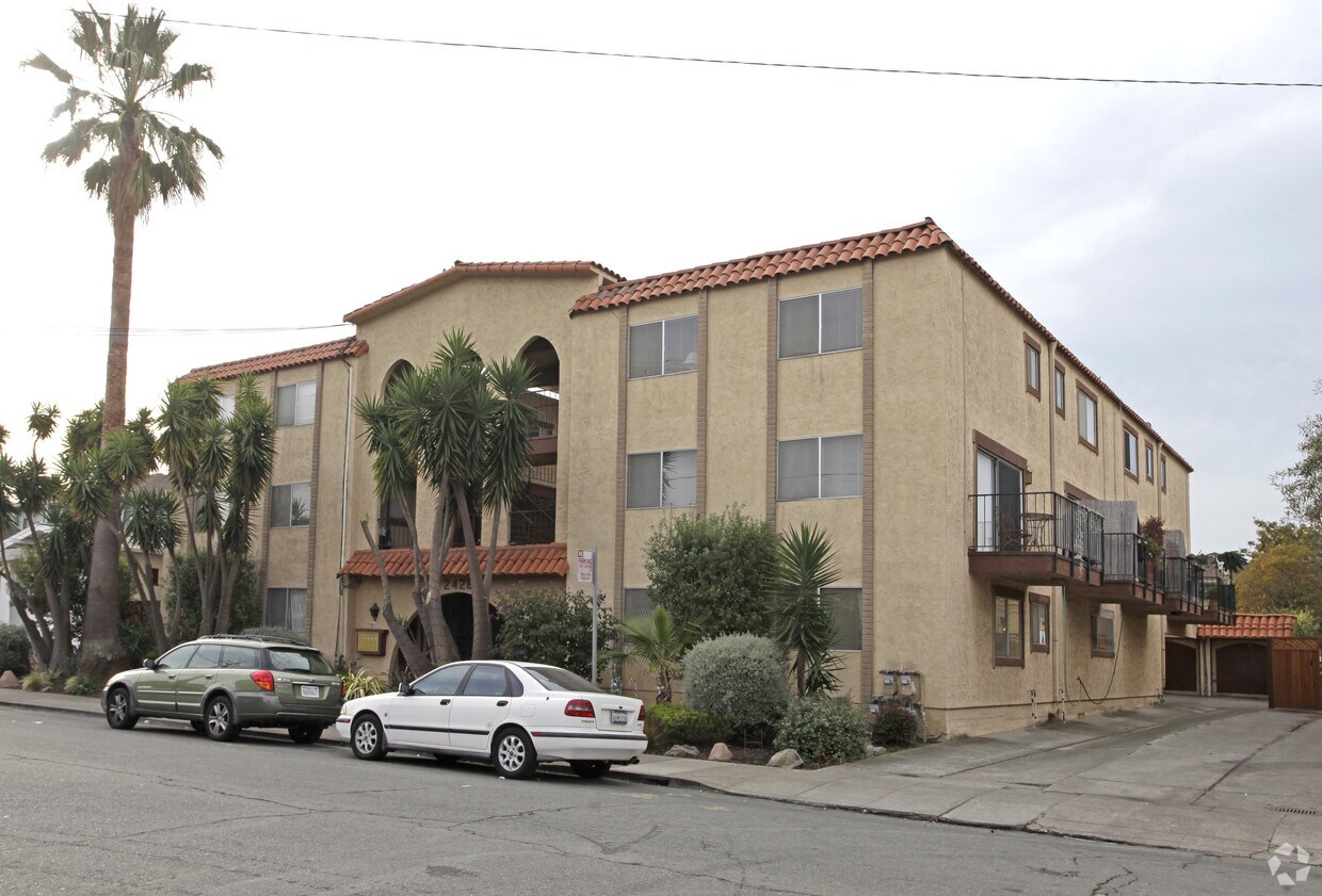 Foto principal - 2426 Lincoln Ave