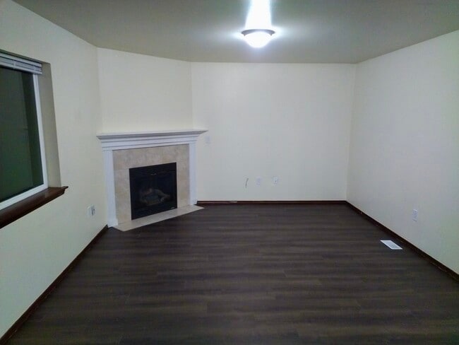 Building Photo - 18222 Blueberry Ln