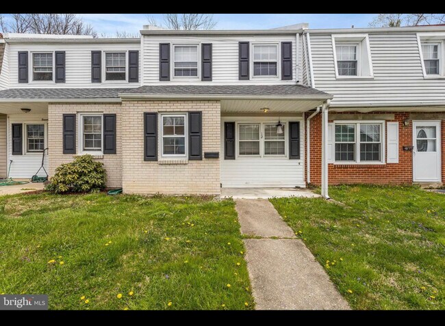 Entrance - 12 Ethan Allen Ct