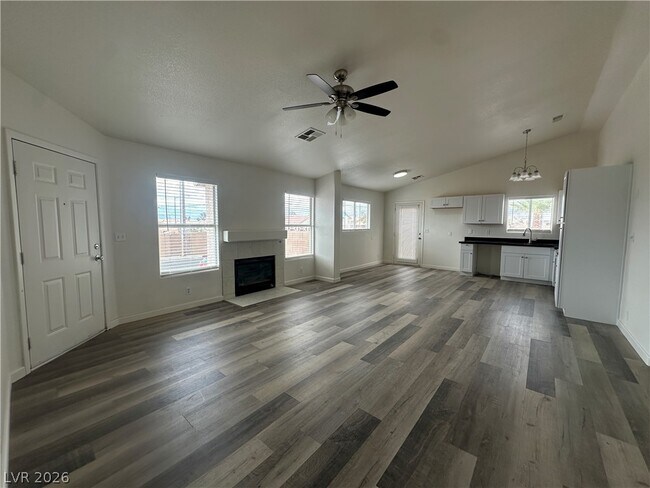 Foto del edificio - 6504 Eagle Creek Ln