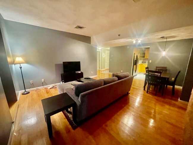 Foto del edificio - 155 Kendrick Ave