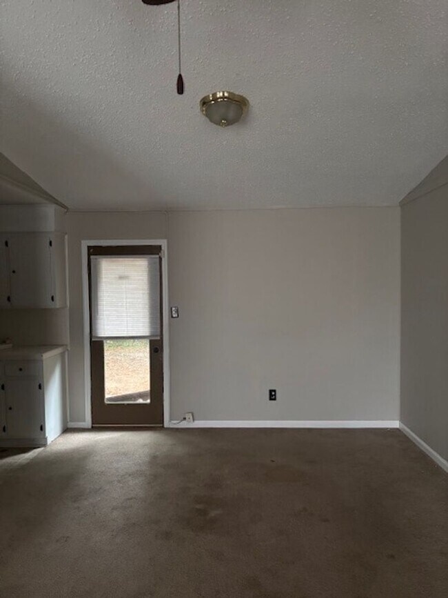 Foto del edificio - Available Now! Managed by Blanchard and Calhoun