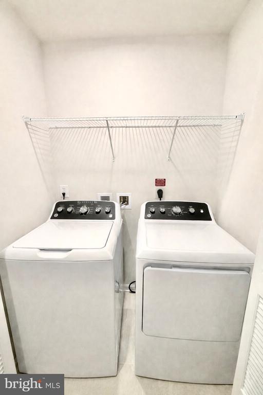 Foto del edificio - 8820 Stevenson Ln