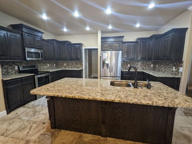 Building Photo - 4320 Springwood Dr