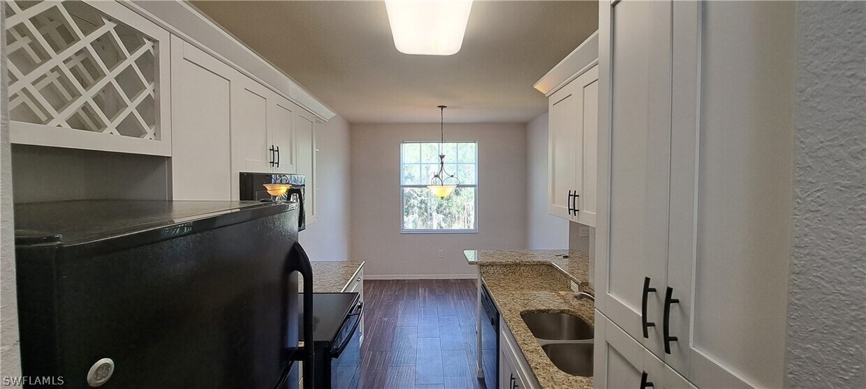 Primary Photo - 7940 Preserve Cir