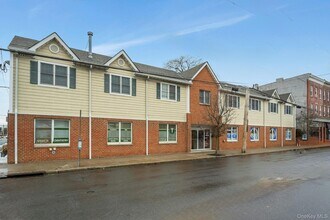 Building Photo - 115 Halstead Ave