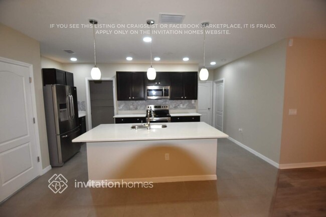 Building Photo - 10514 Whispering Hammock Dr