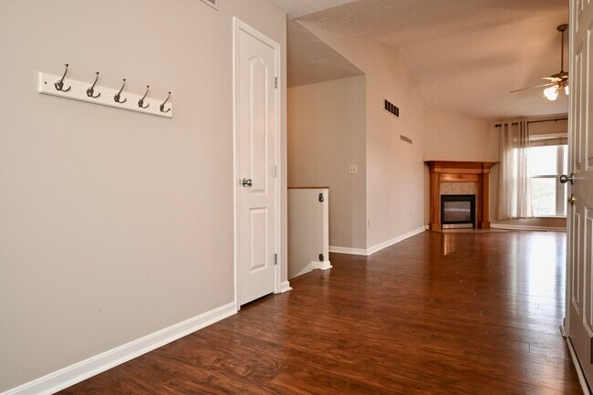 Building Photo - 5898 Ethan Dr