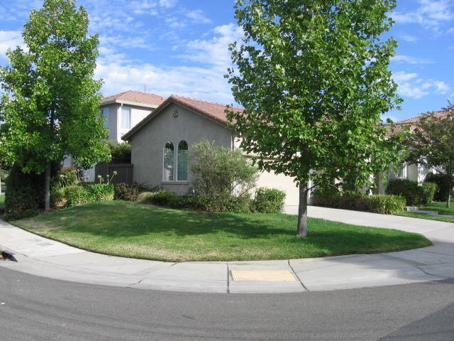 Foto del edificio - Beautiful Natomas area home on corner lot