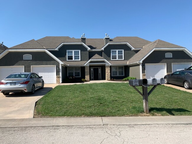 Building Photo - 16036 Prairie Way