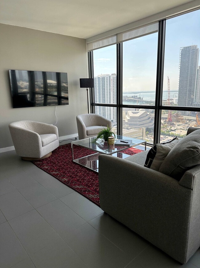 Building Photo - 1600 NE 1st Ave