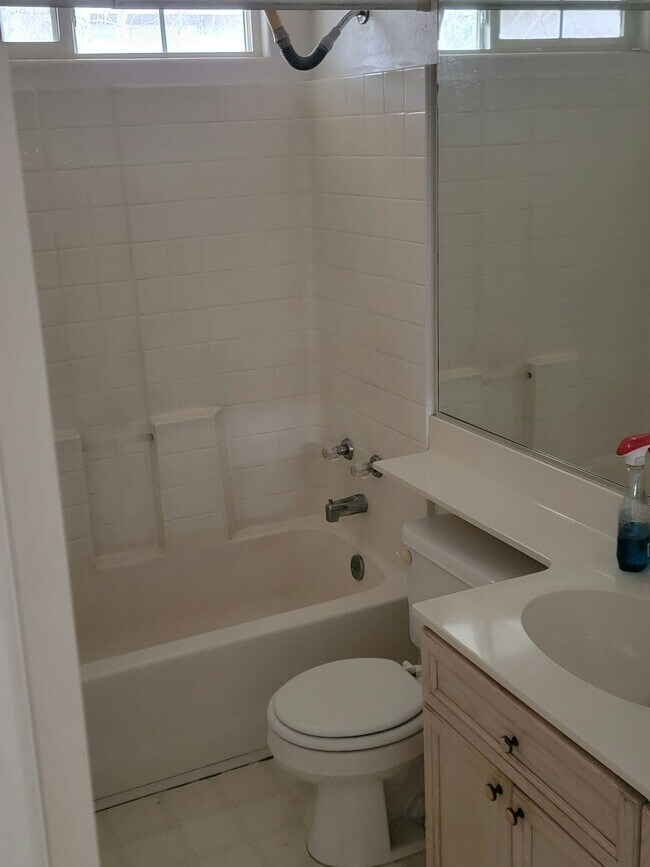 Foto del edificio - 5122 W 11th St