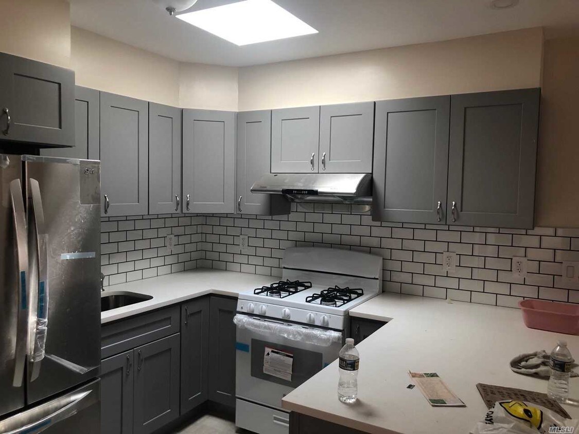 Foto principal - 52-49-52-72 72nd St