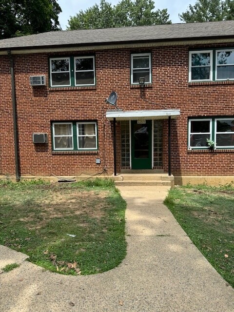 Building Photo - 1155 E Orange St