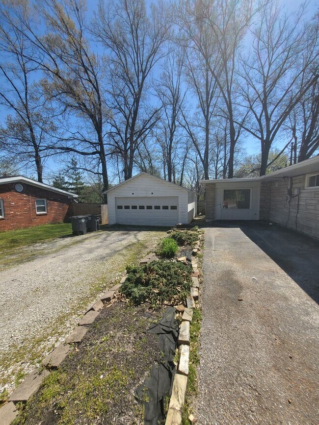 Foto del edificio - 507 Pfeiffer Rd