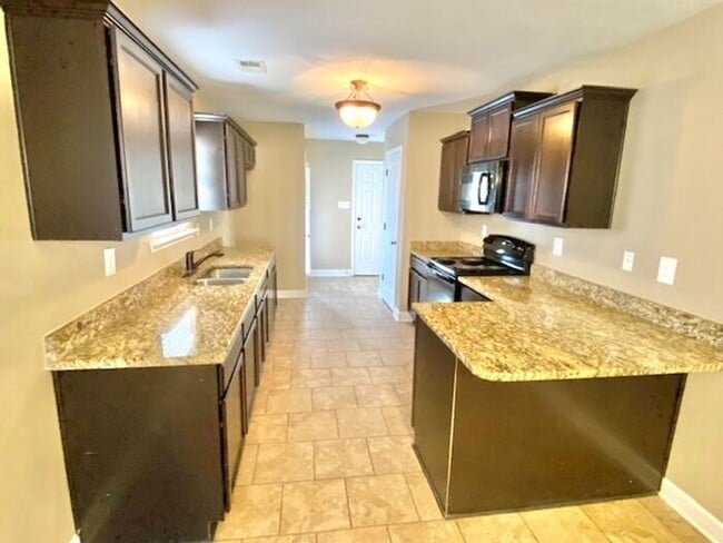 Building Photo - Stonebriar- Spacious 4 Bedroom 2.5 Bath Ho...