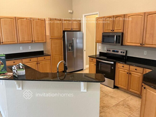 Building Photo - 4392 Skyway Ave