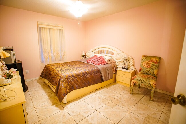 Foto del edificio - 962 SE Breakwater Ave