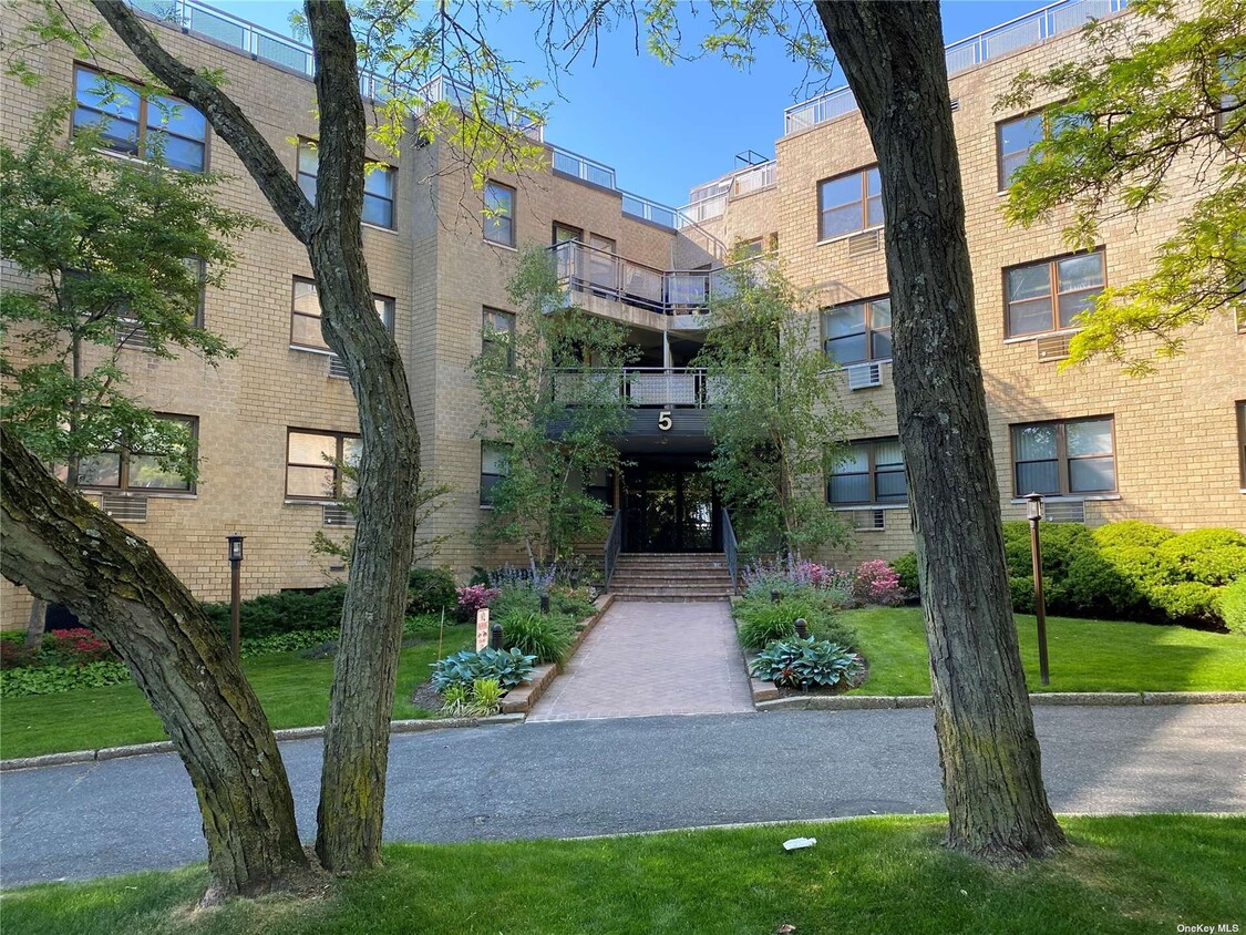 Foto principal - 5 Schenck Ave