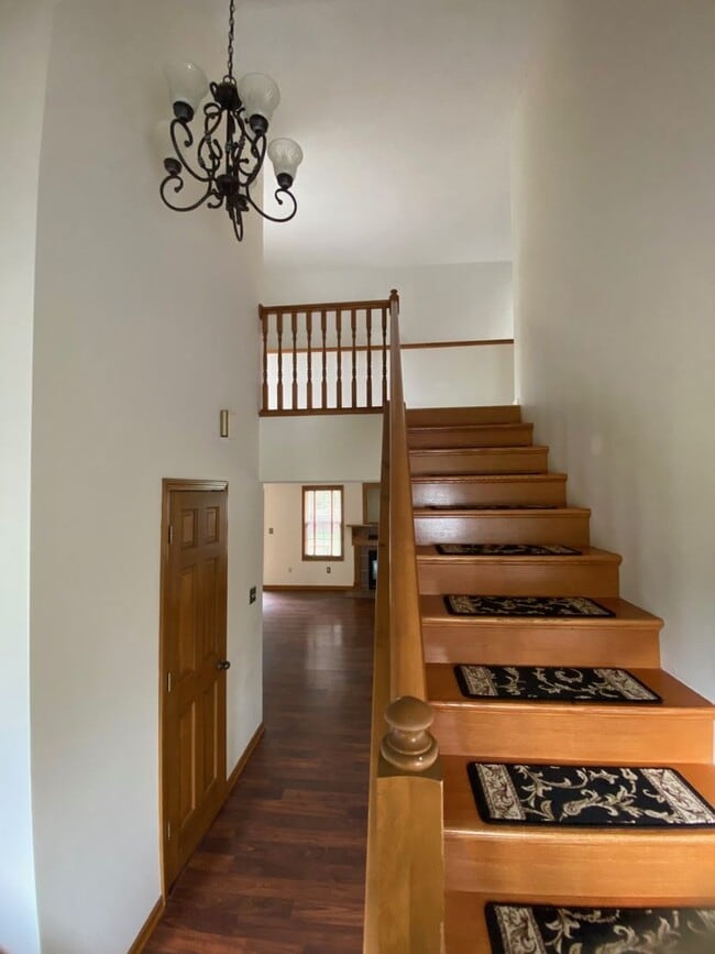 Building Photo - Gorgeous 3 Bedroom Home in South Columbia