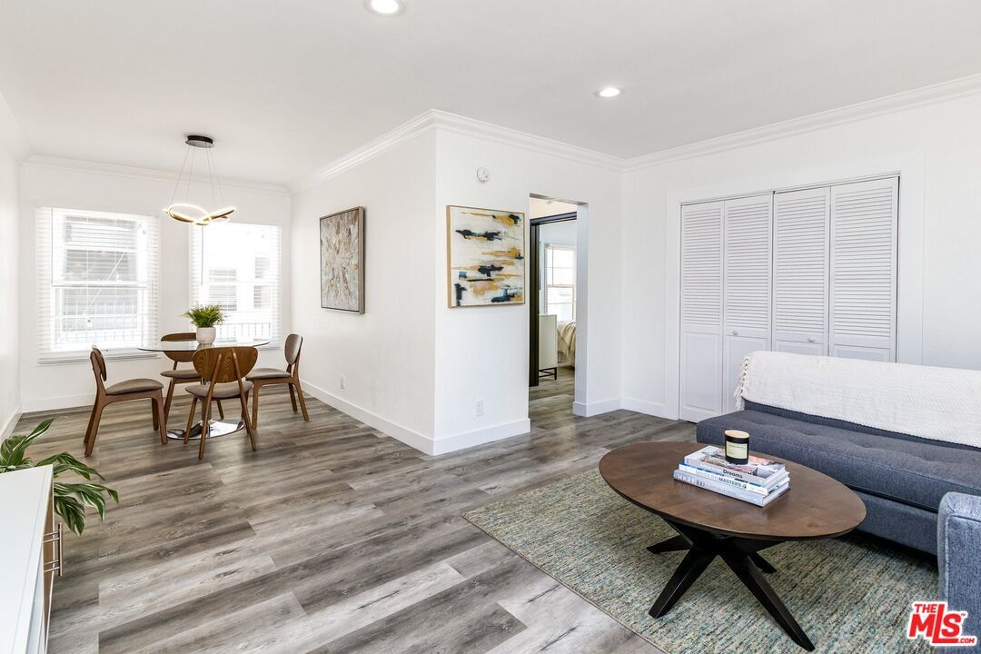 Foto principal - 1848 1/2 N Edgemont St