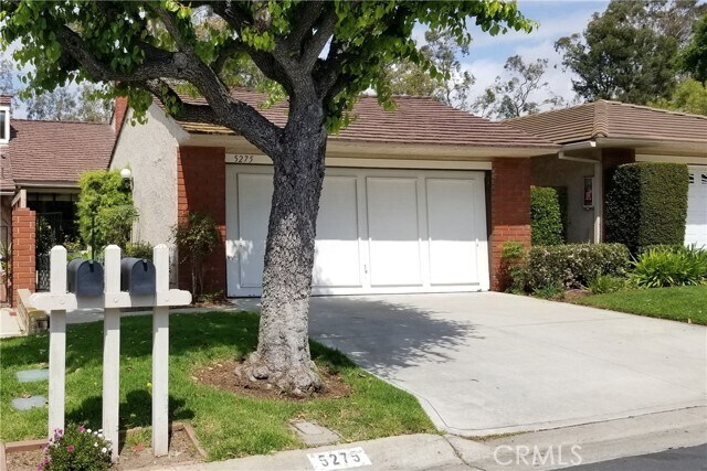 Foto principal - 5275 Thorn Tree Ln